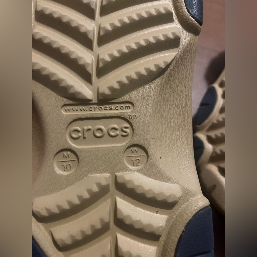 Crocs Casual Comfort Shoes - Picture 5 of 5